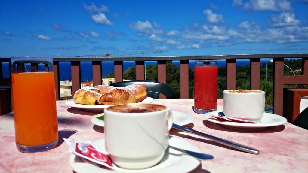 לינה וארוחת בוקר זמברונה San Carlo - Terrazzo Sul Mare Con Ristorante E Pizzeria מראה חיצוני תמונה