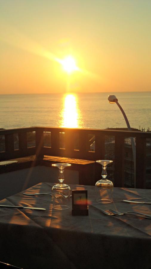 לינה וארוחת בוקר זמברונה San Carlo - Terrazzo Sul Mare Con Ristorante E Pizzeria מראה חיצוני תמונה