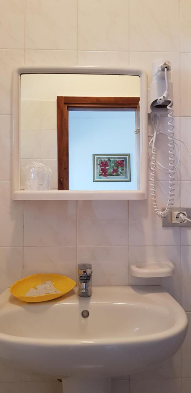 לינה וארוחת בוקר זמברונה San Carlo - Terrazzo Sul Mare Con Ristorante E Pizzeria מראה חיצוני תמונה